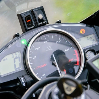 Image of speedometer fitted with GIpro digital gear indicator