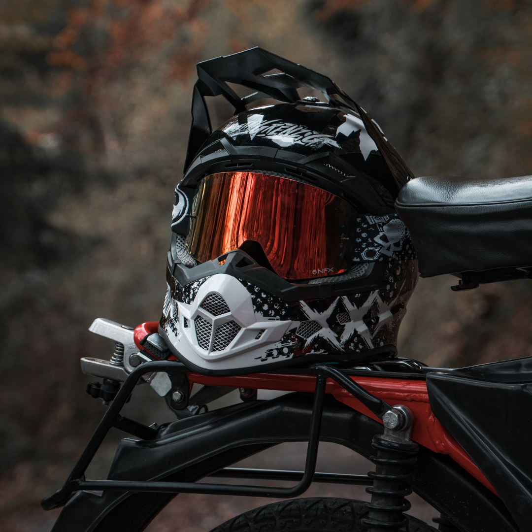 Best motorcycle smart helmets & AR helmet attachments with smart features