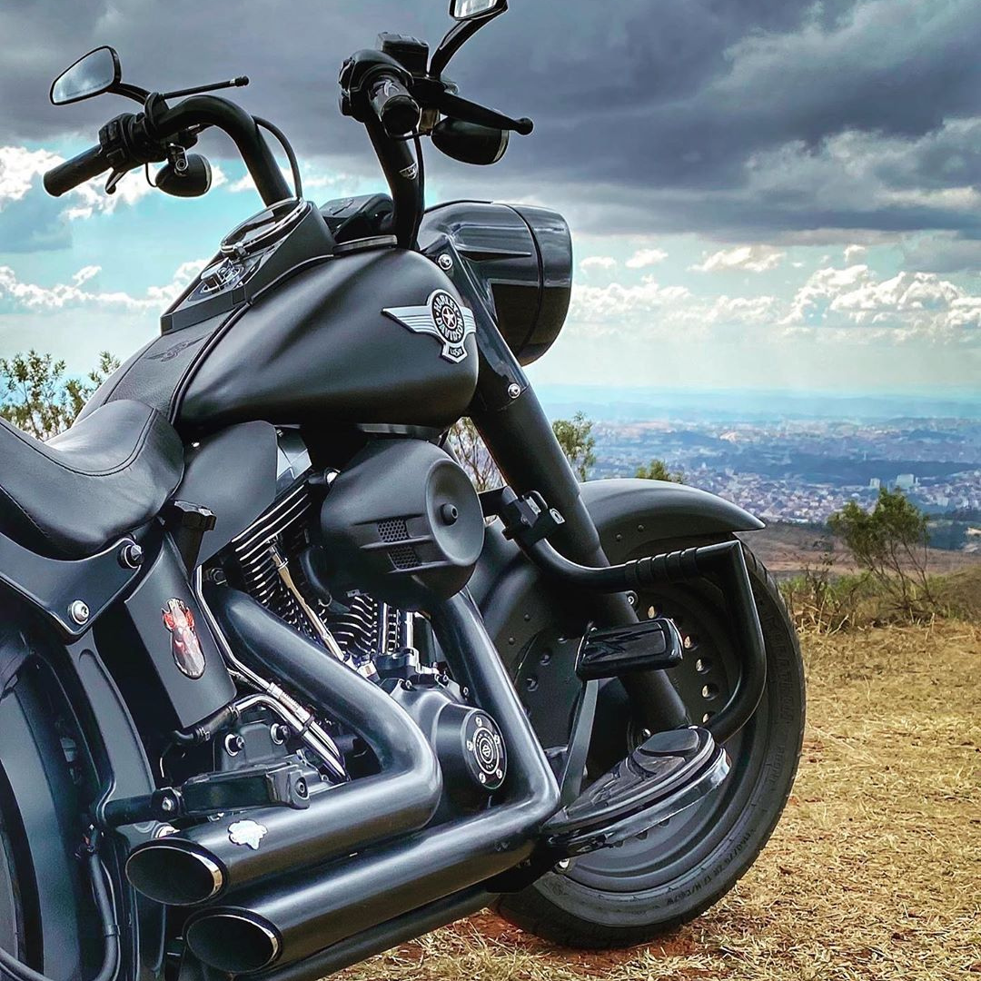 Harley-Davidson Fat Boy Engine and stock Exhaust sound